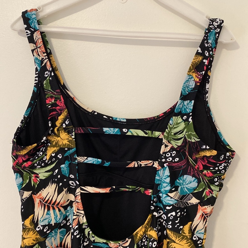 Ocean Pacific Ladies XL One Piece Tropical Swimwear -previously worn a few times - Picture 8 of 11